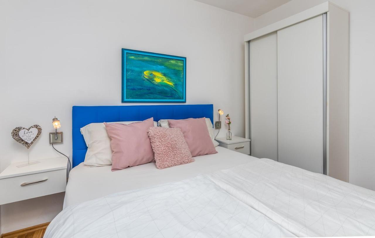 Apartments Vila Dk Малинска Экстерьер фото