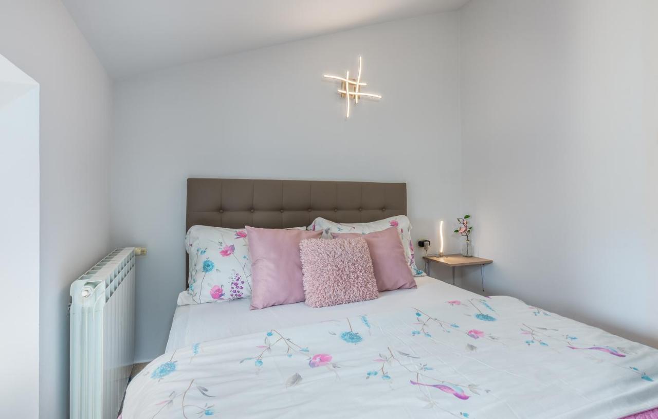 Apartments Vila Dk Малинска Экстерьер фото