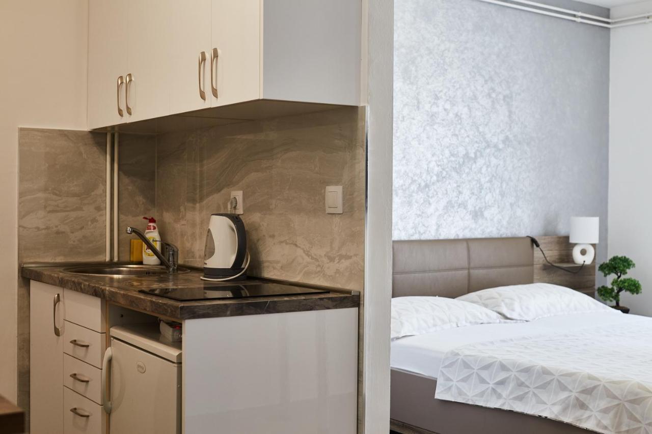 Apartments Vila Dk Малинска Экстерьер фото