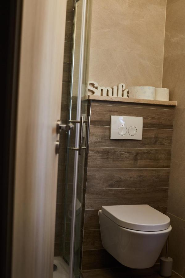 Apartments Vila Dk Малинска Экстерьер фото