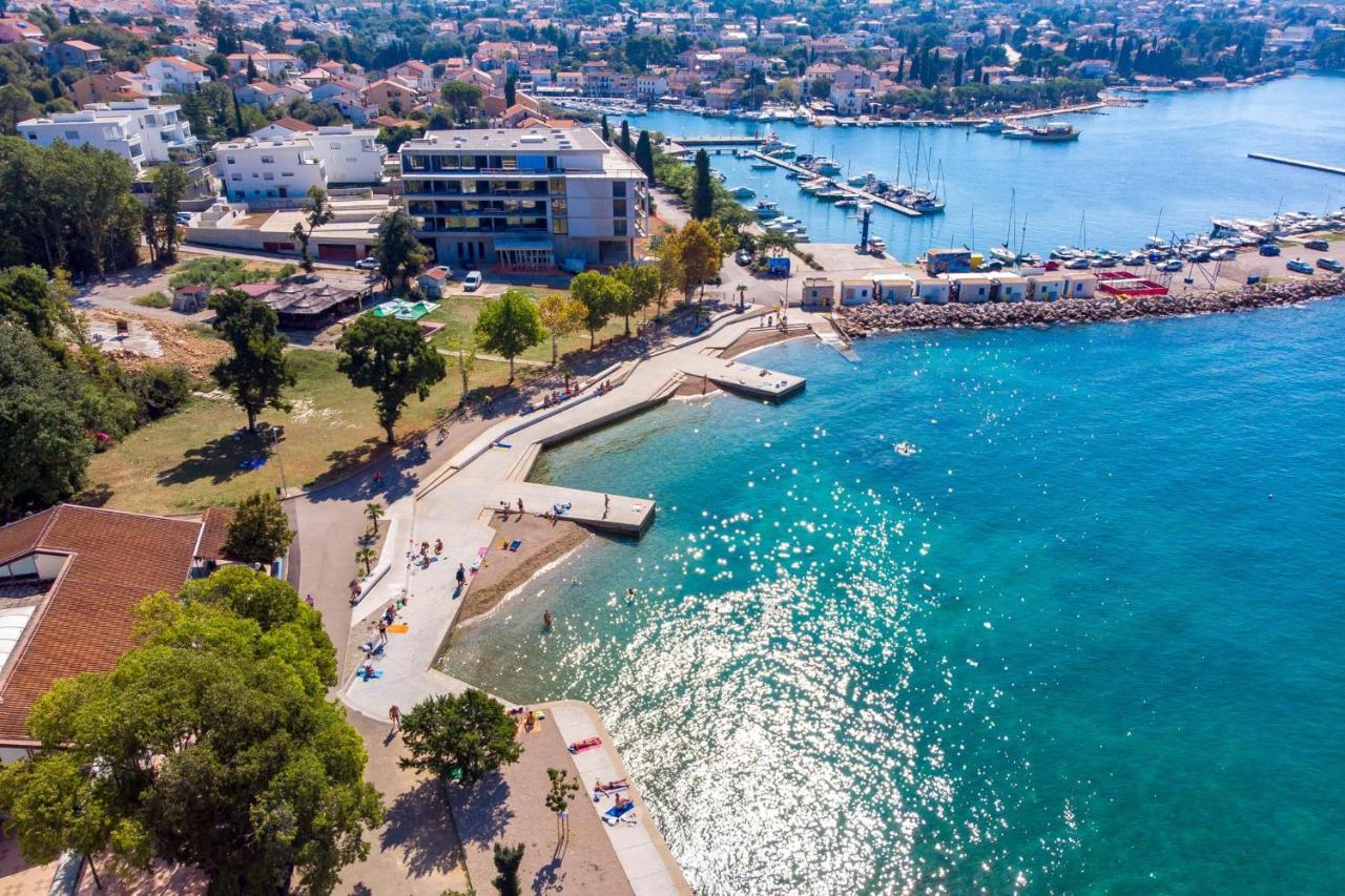 Apartments Vila Dk Малинска Экстерьер фото