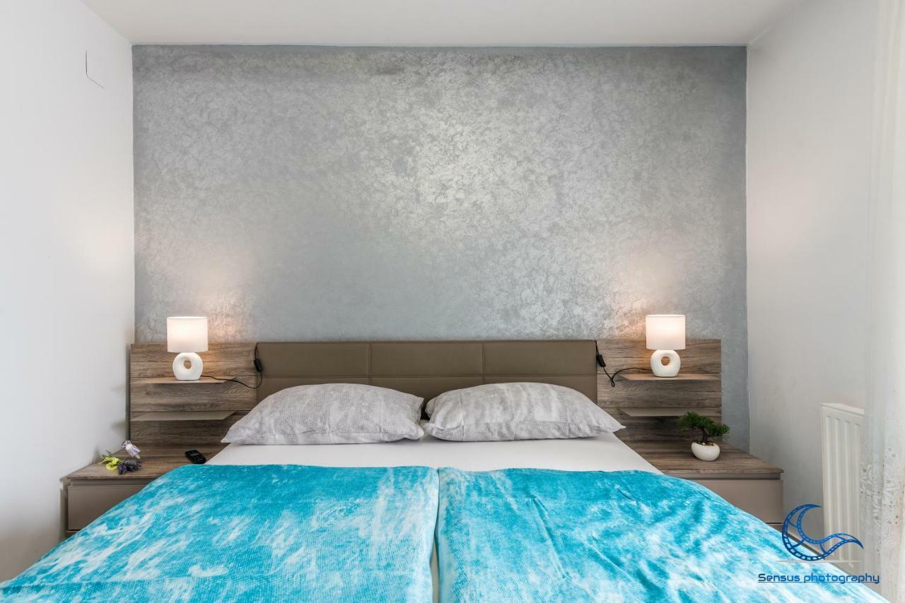 Apartments Vila Dk Малинска Экстерьер фото