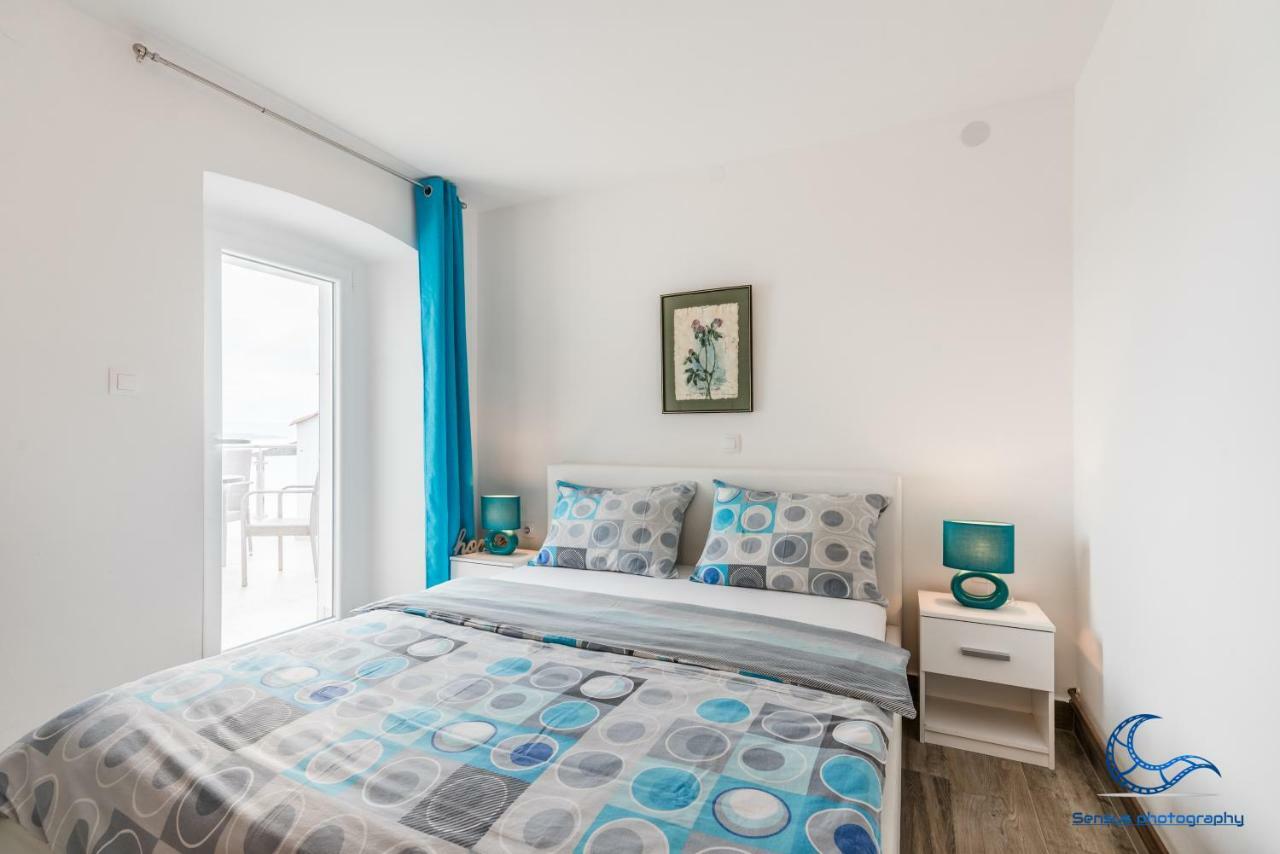 Apartments Vila Dk Малинска Экстерьер фото