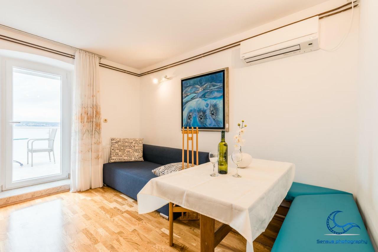 Apartments Vila Dk Малинска Экстерьер фото