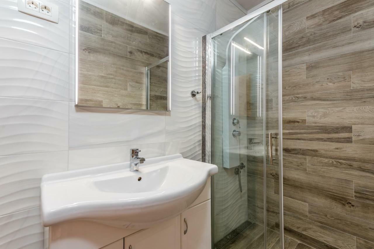 Apartments Vila Dk Малинска Экстерьер фото