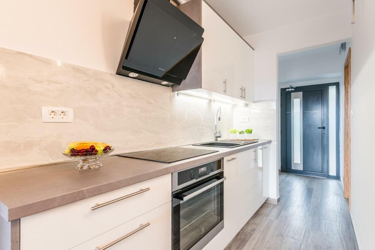 Apartments Vila Dk Малинска Экстерьер фото