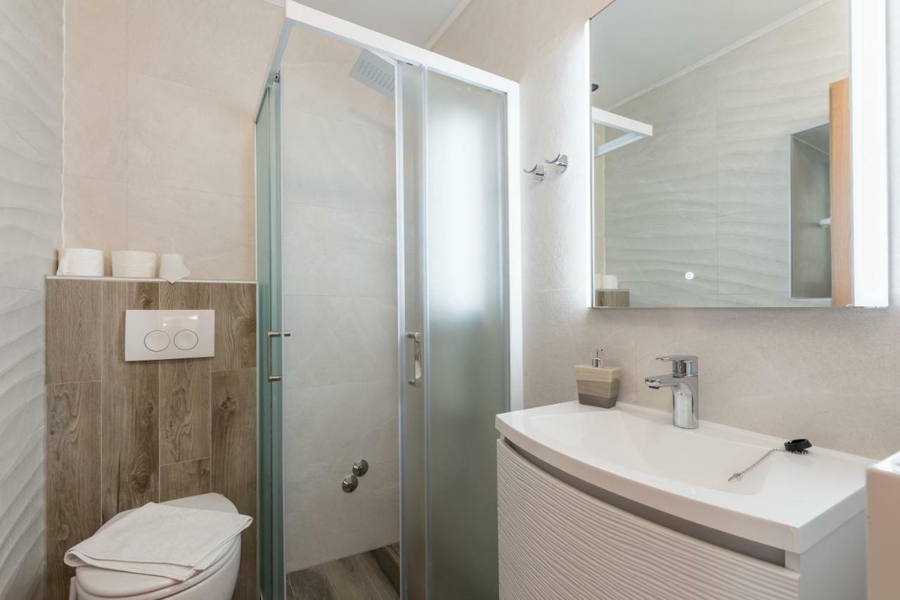 Apartments Vila Dk Малинска Экстерьер фото